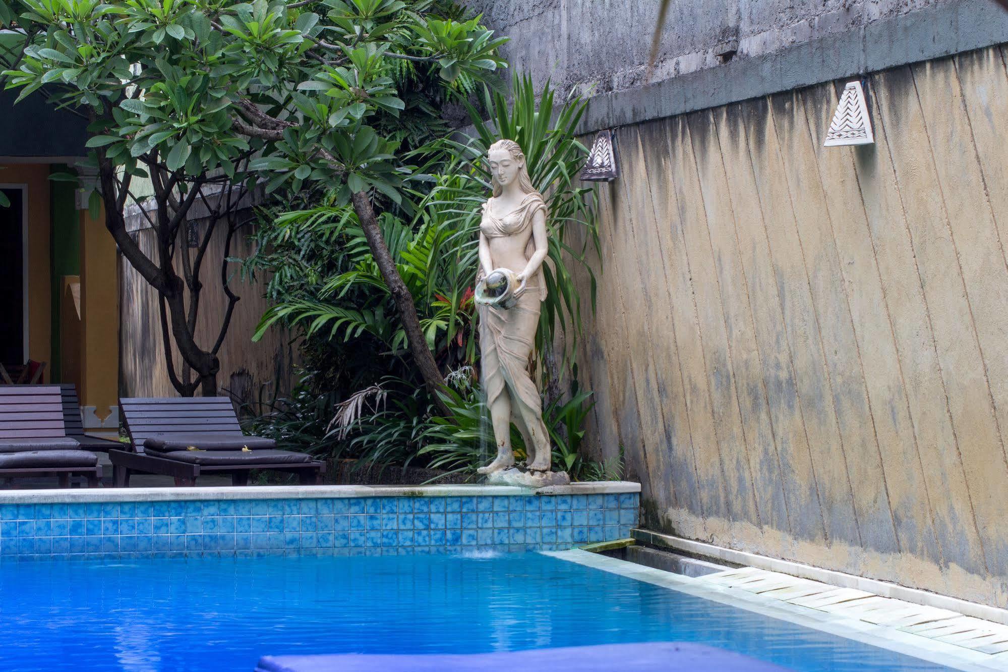 Beneyasa Beach Inn 2 庫塔 外观 照片